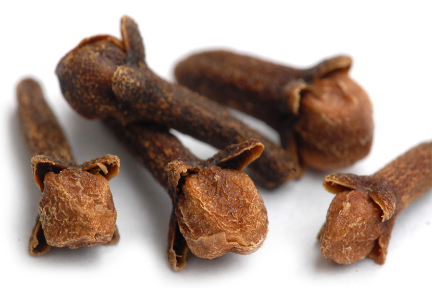 There scientific evidence to support the health benefits of organic clove essential oil.